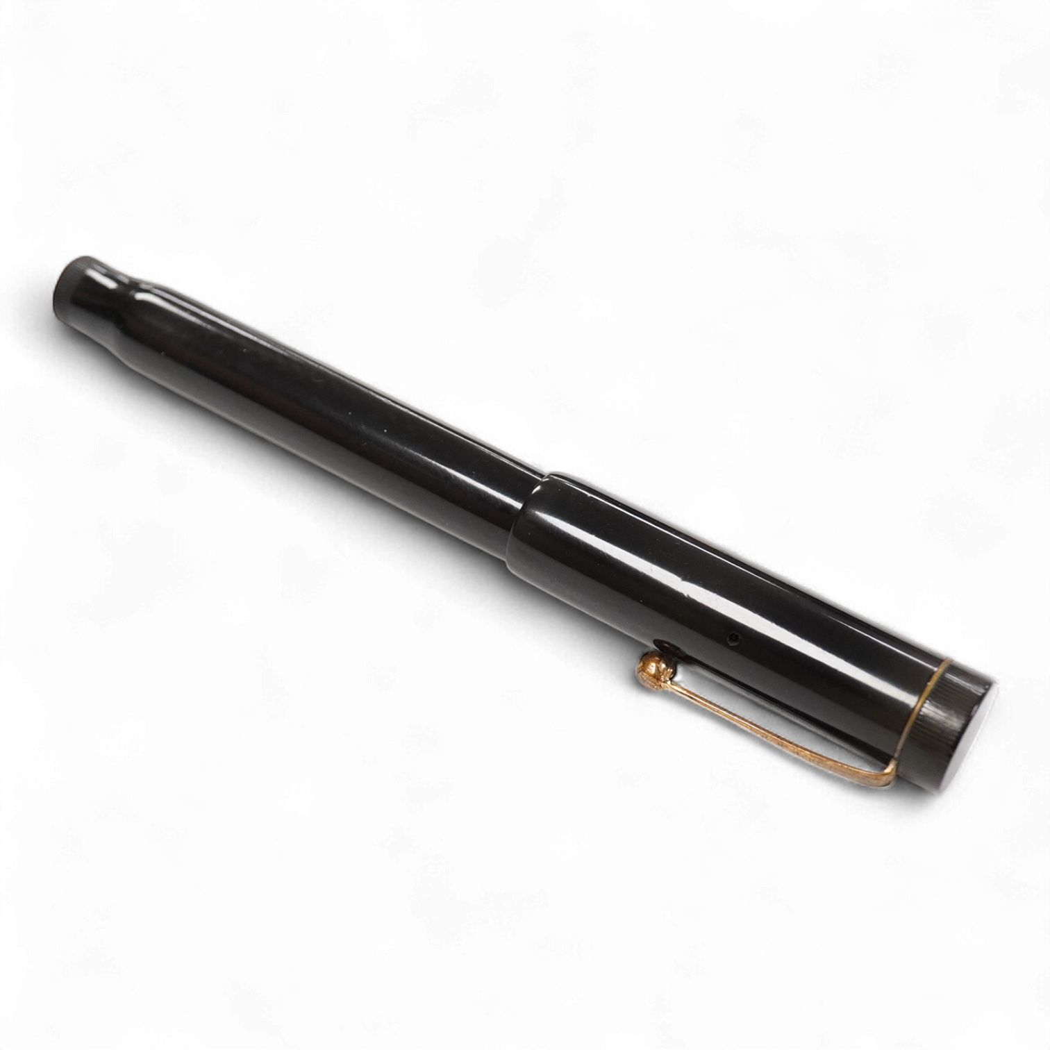 A Parker black Snr Duofold Lucky Curve fountain pen, with broad 14ct nib and bandless cap